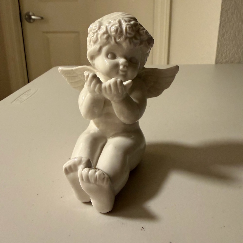 Vintage Baby Angel Cherub Ceramic Porcelain Figurine
